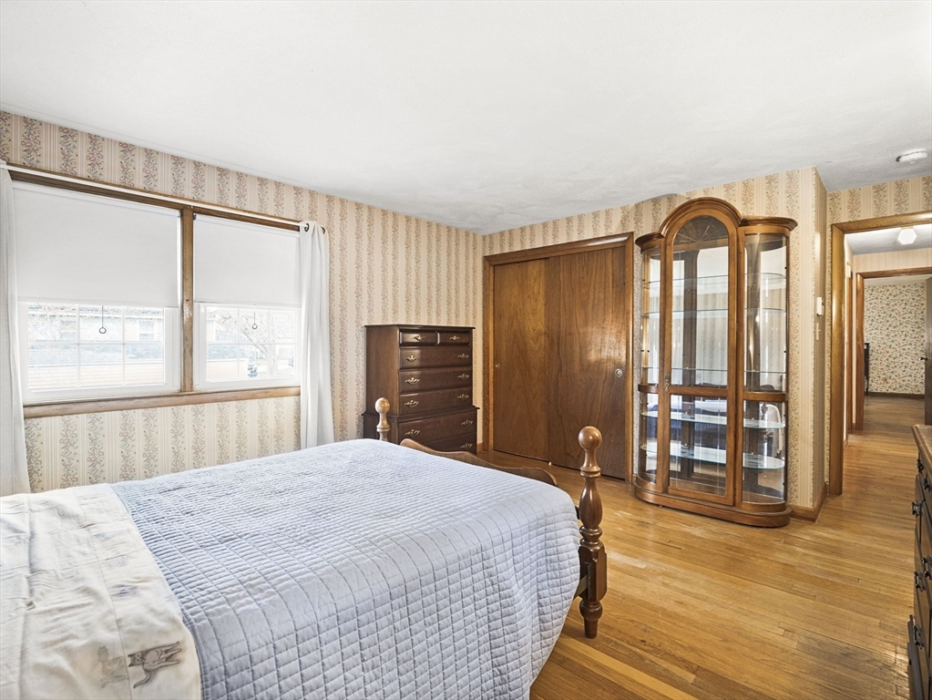Property Photo:  20 Meadow Drive  MA 01854 