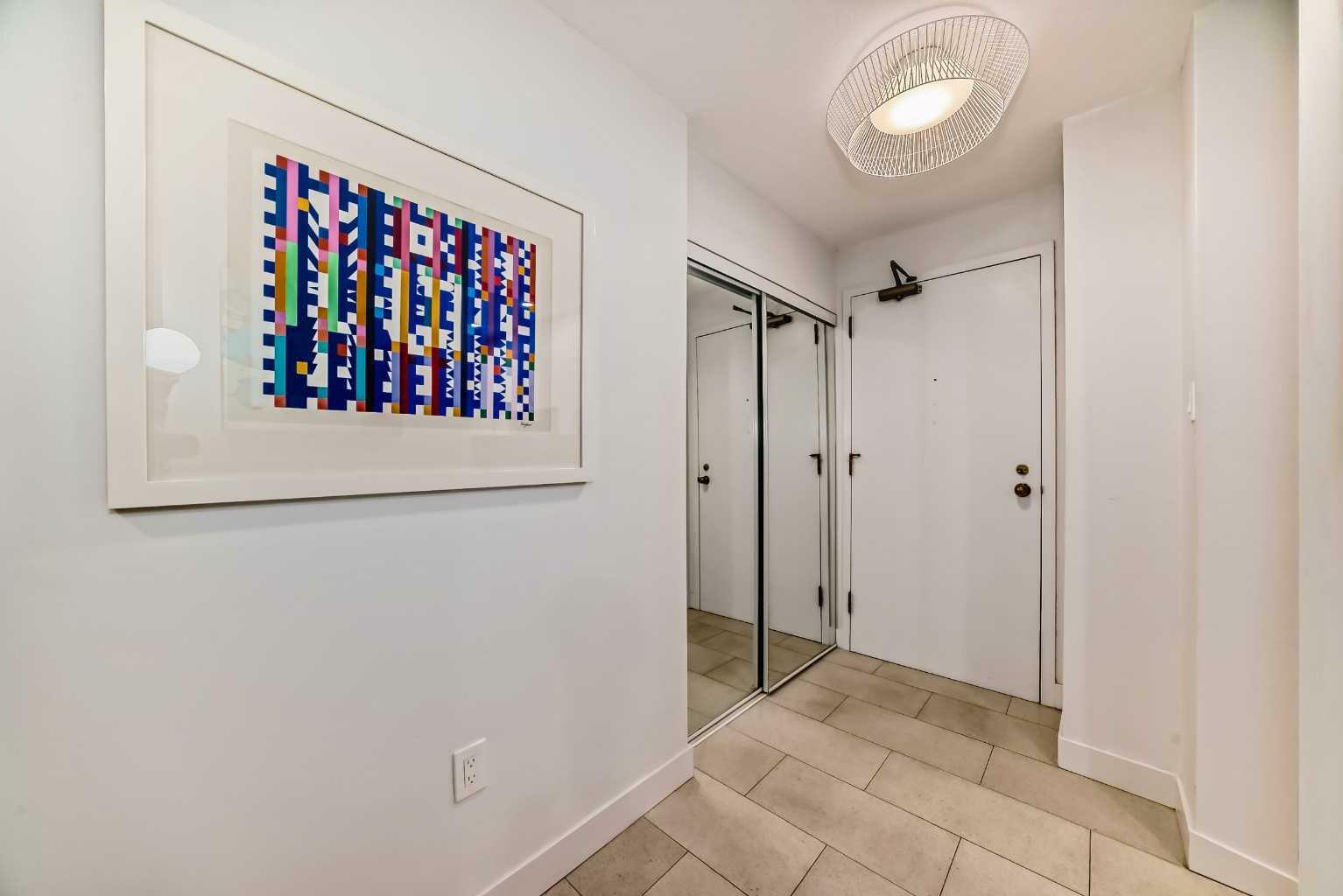 Property Photo: 133 25 Avenue SW 4B AB T2S 0K8