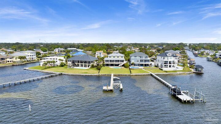 Property Photo: 1070 Harbor Ln FL 32563