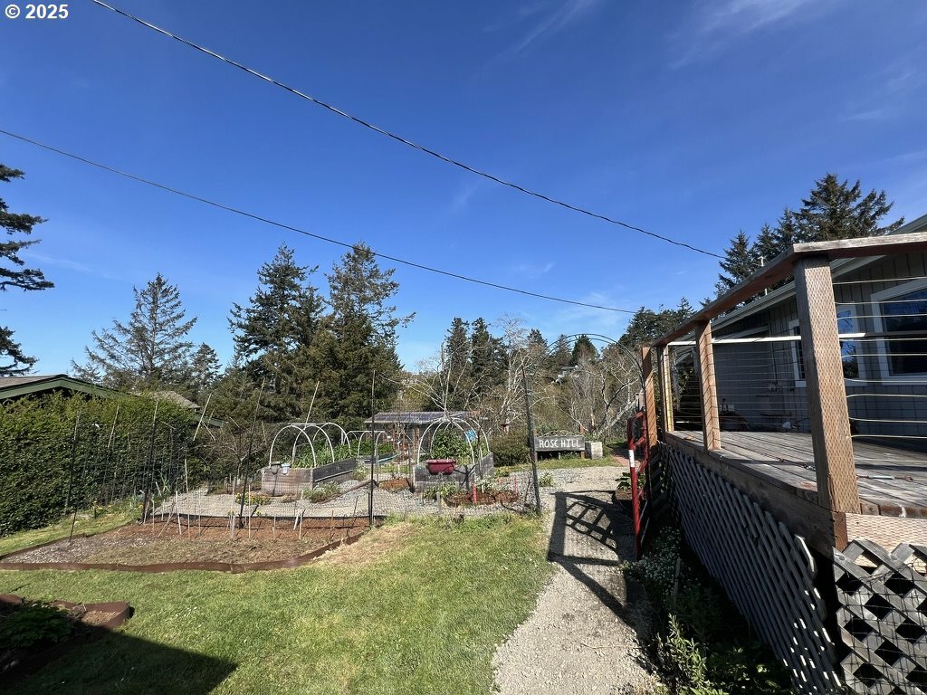 Property Photo: 94321 Coldiron Hill Rd OR 97444