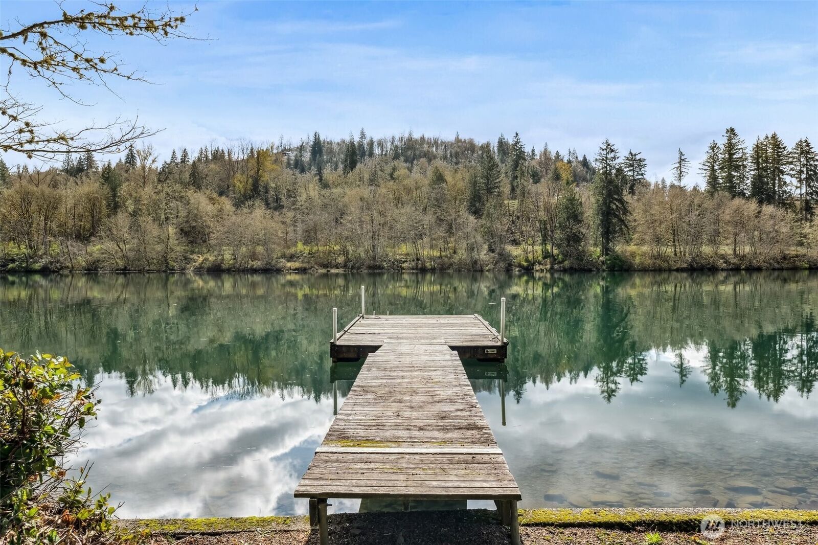 Property Photo: 137 Lake Road WA 98585