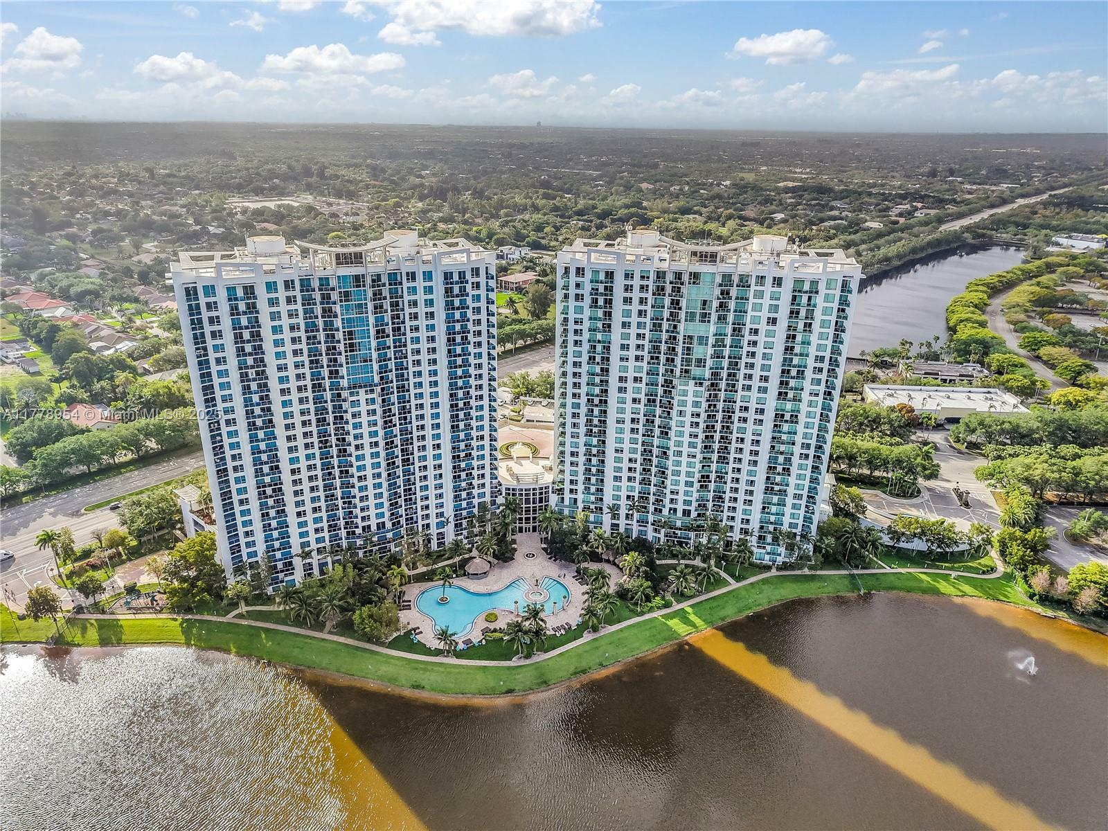 Property Photo: 2681 N Flamingo Rd 306S FL 33323