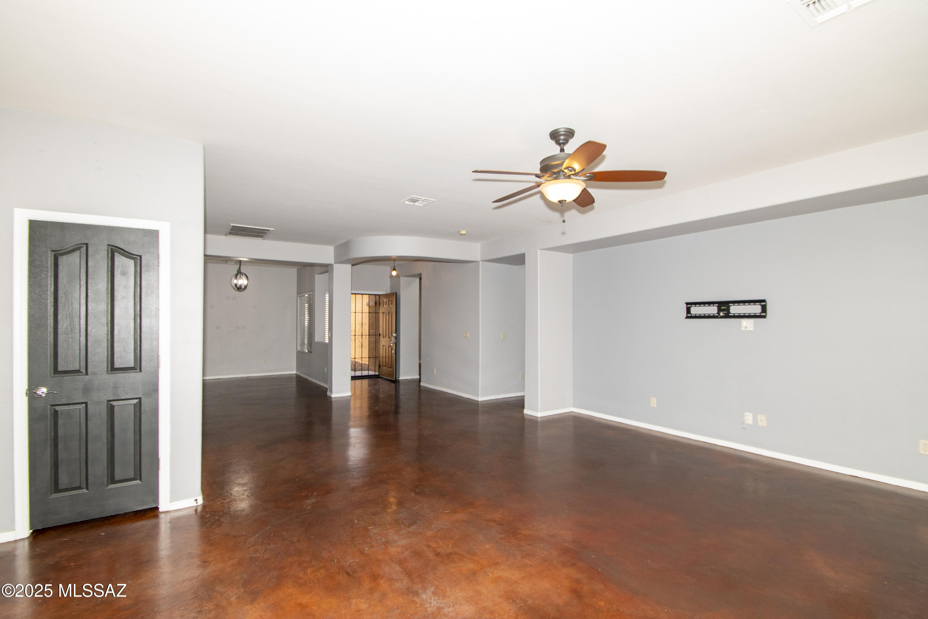 Property Photo: 1419 W Red Creek Drive AZ 85737