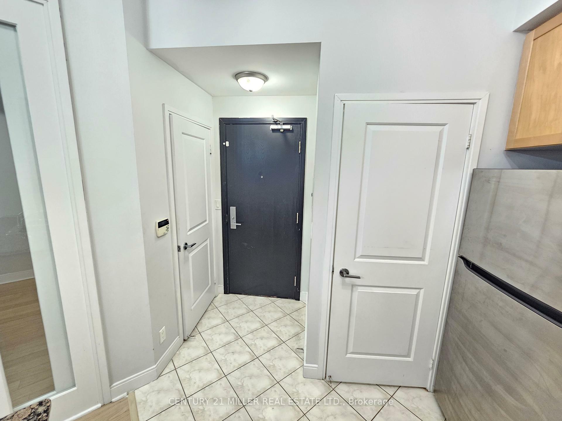 Property Photo: 90 Absolute Avenue 808 ON L4Z 0A3