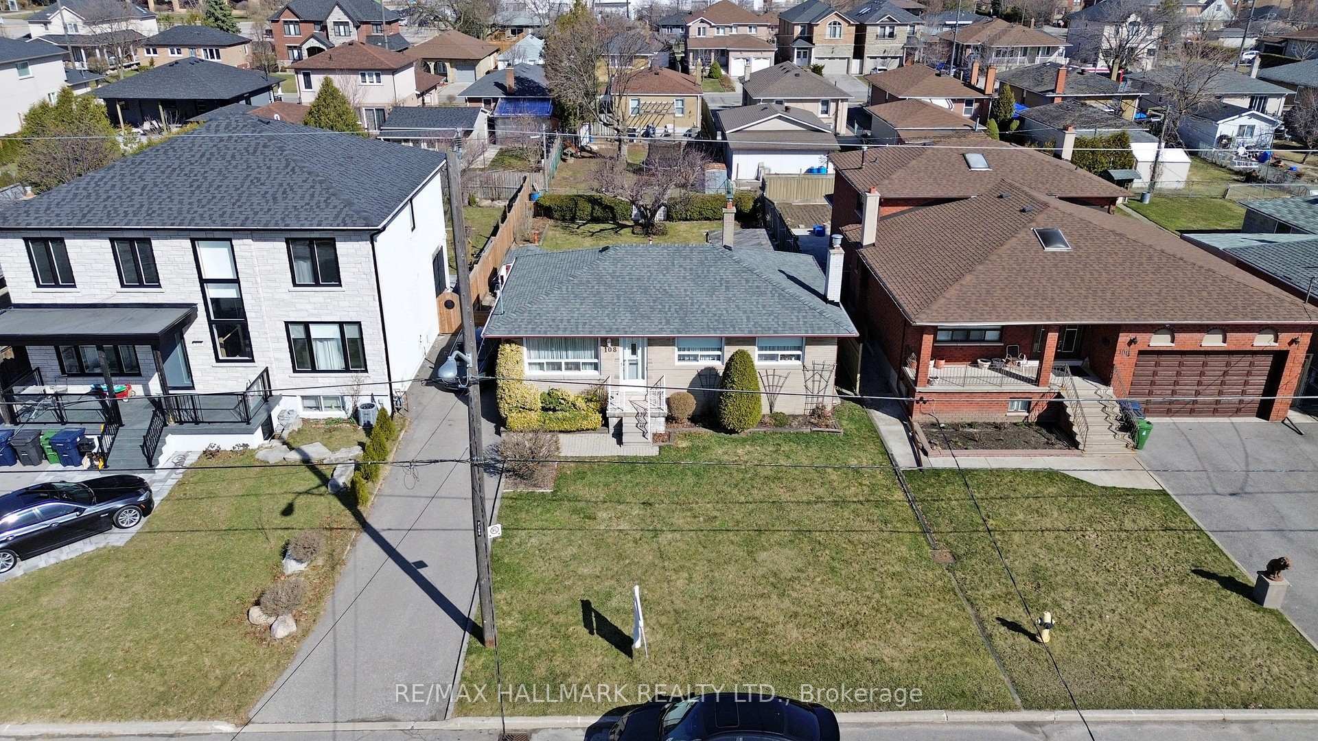 Property Photo: 108 Plewes Road ON M3K 1K9
