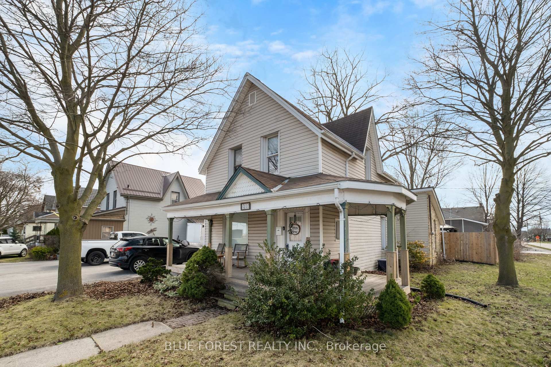Property Photo: 210 Wellington Street ON N5R 2S5