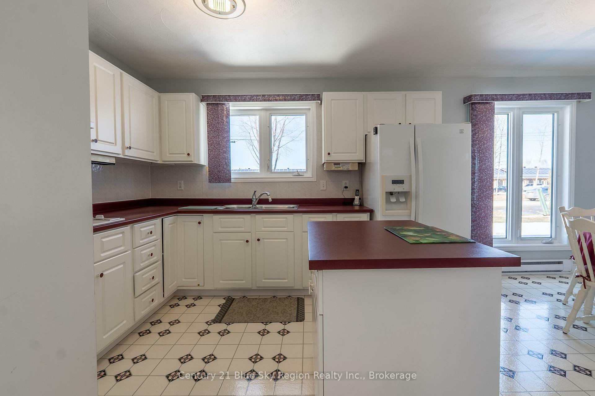 Property Photo: 204 Railway Street ON P2B 3B2