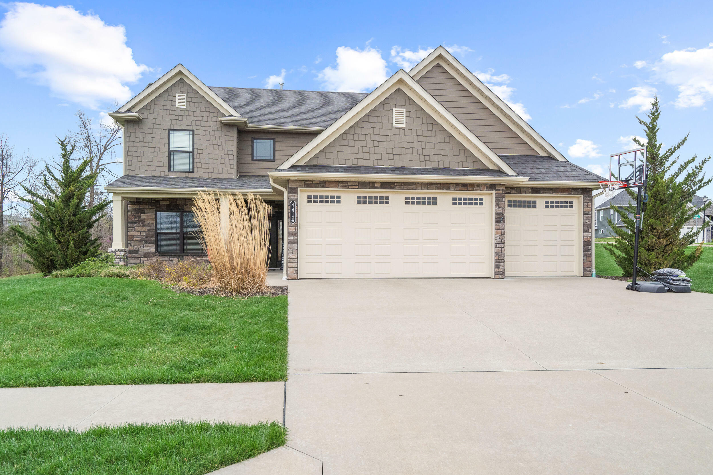Property Photo: 4414 Canyata Ct MO 65203