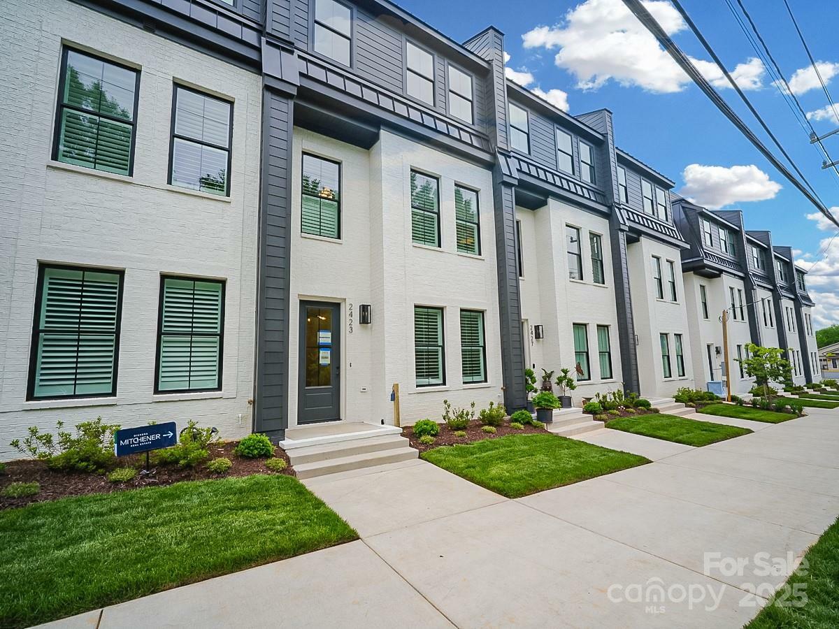 Property Photo:  2512 Park Rose Lane 16  NC 28204 