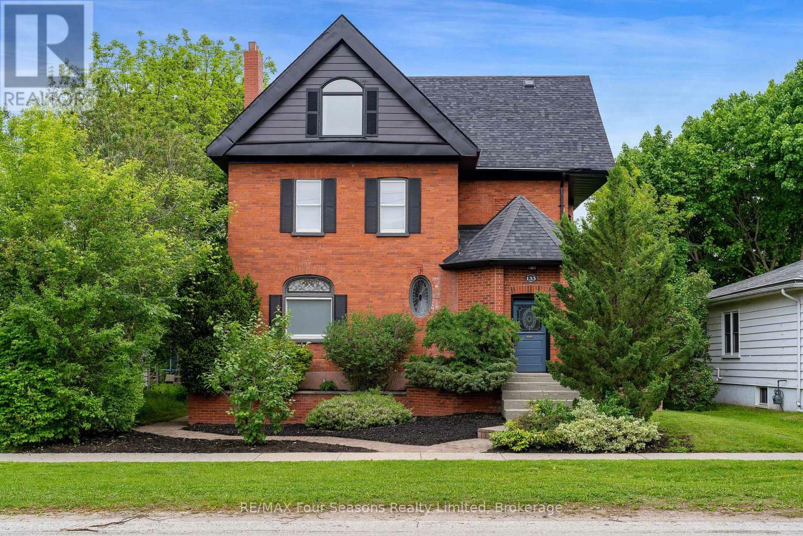 Property Photo: 133 Minnesota Street ON L9Y 3S3