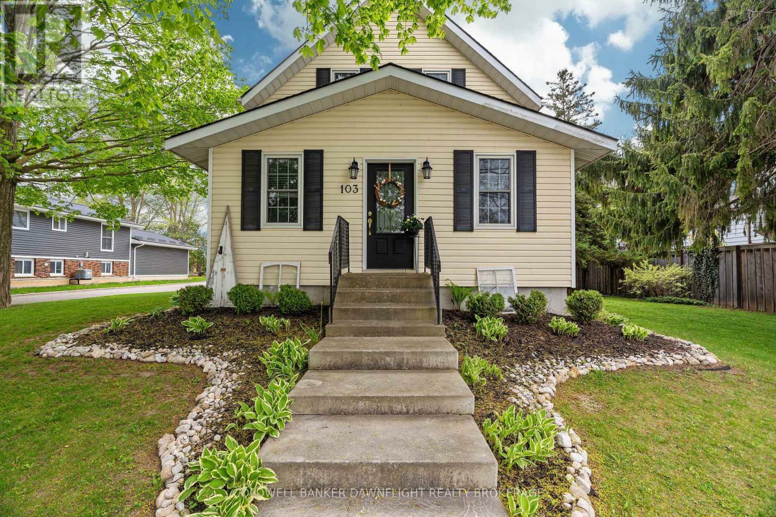 Photo de la propriété: 103 Richmond Street South ON N0M 1X0