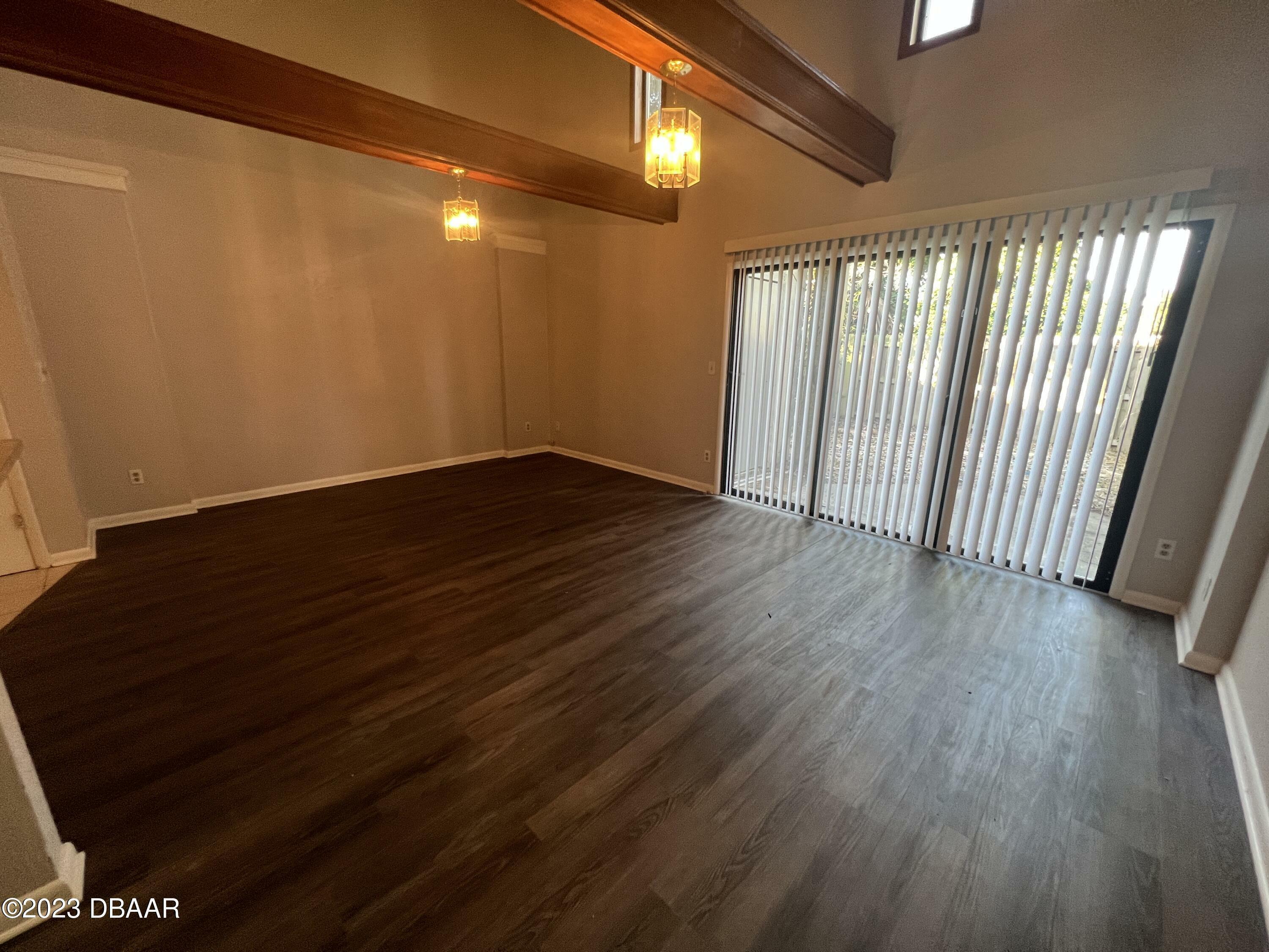 Property Photo: 16 Oakwood Park FL 32174