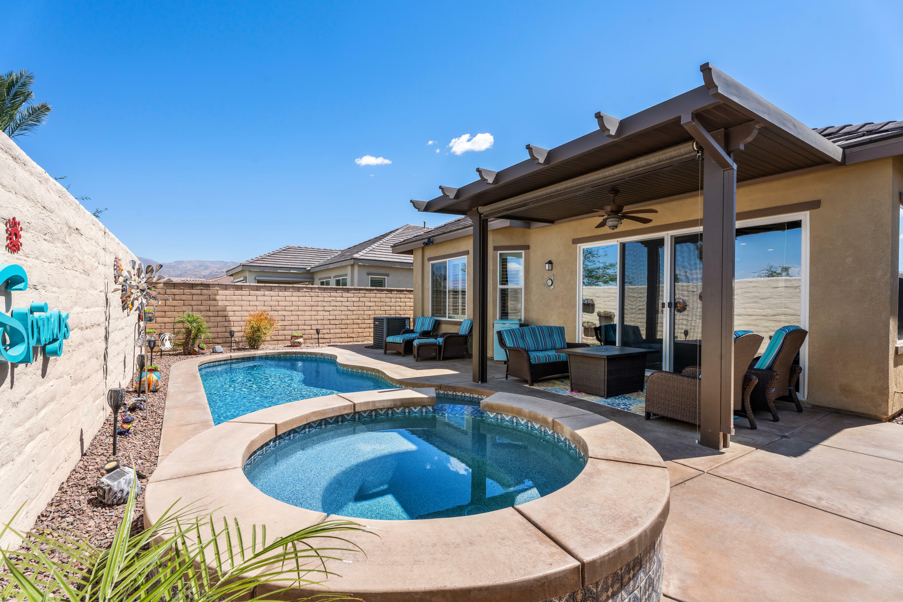 Property Photo: 43875 Treviso Drive CA 92203