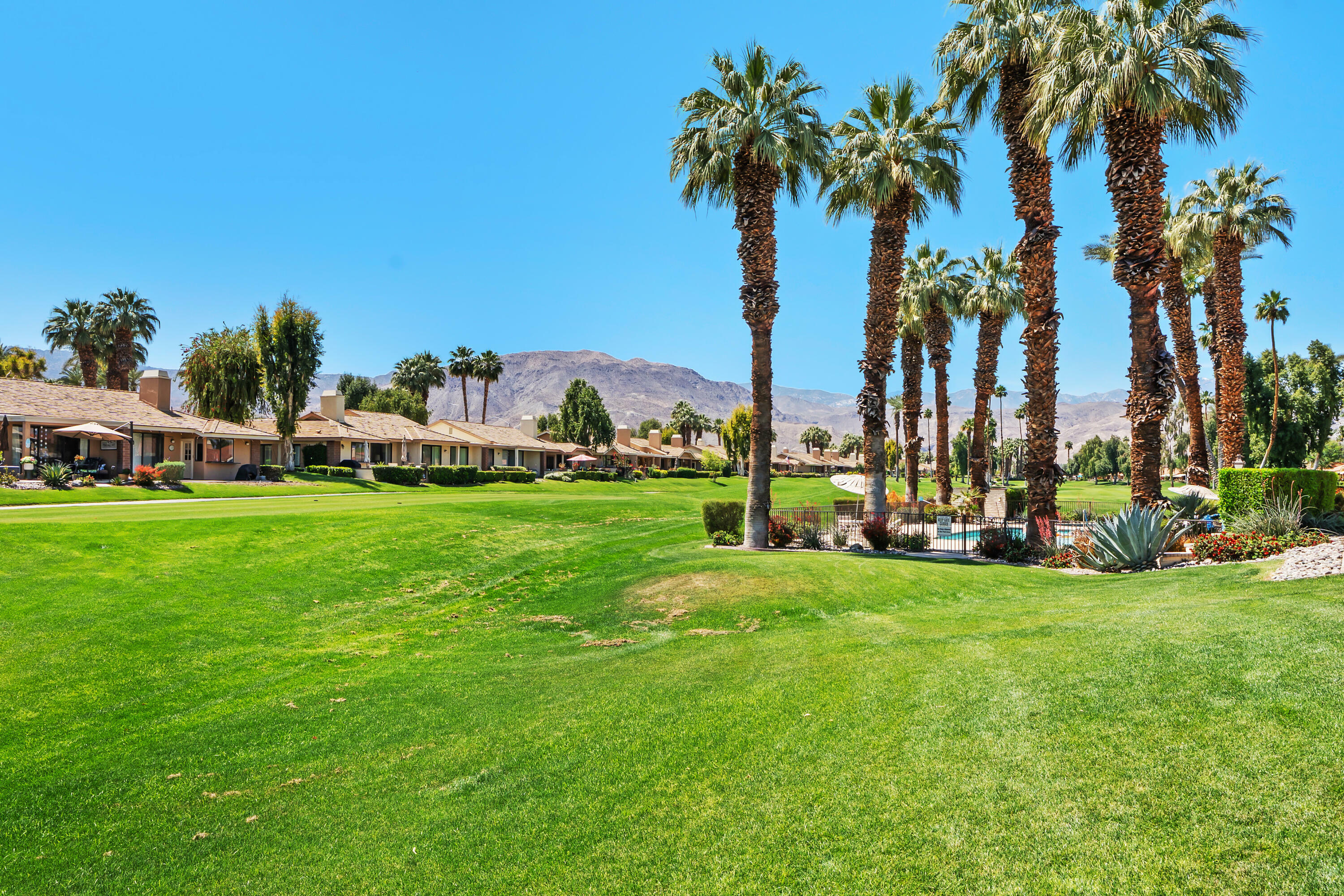 Property Photo: 265 Calle Del Verano CA 92260