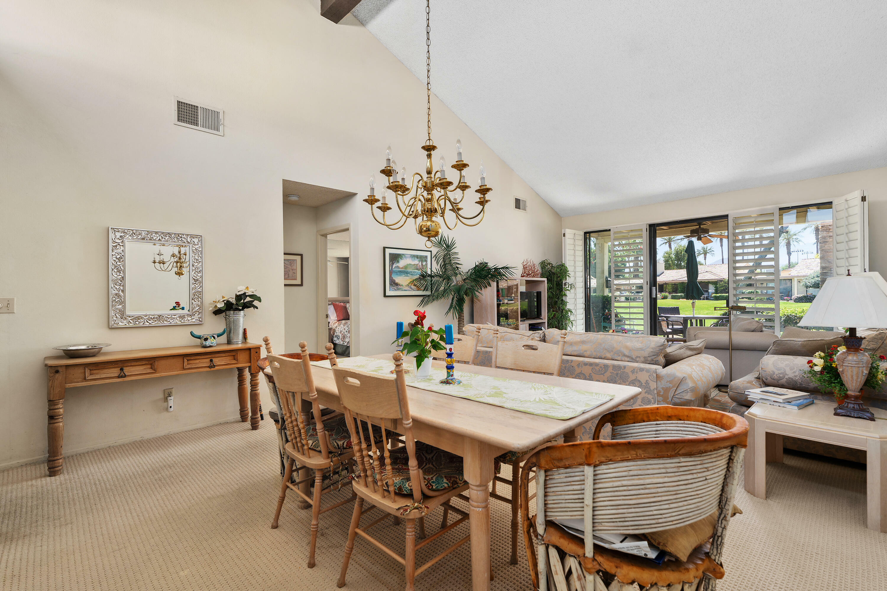 Property Photo: 265 Calle Del Verano CA 92260