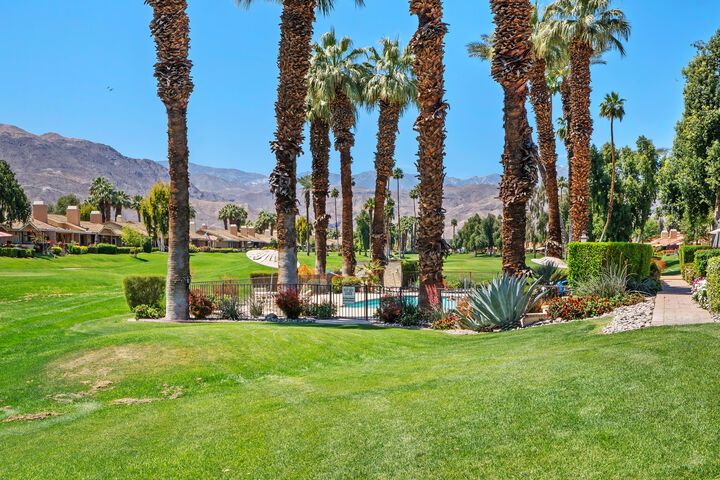 Property Photo: 265 Calle Del Verano CA 92260