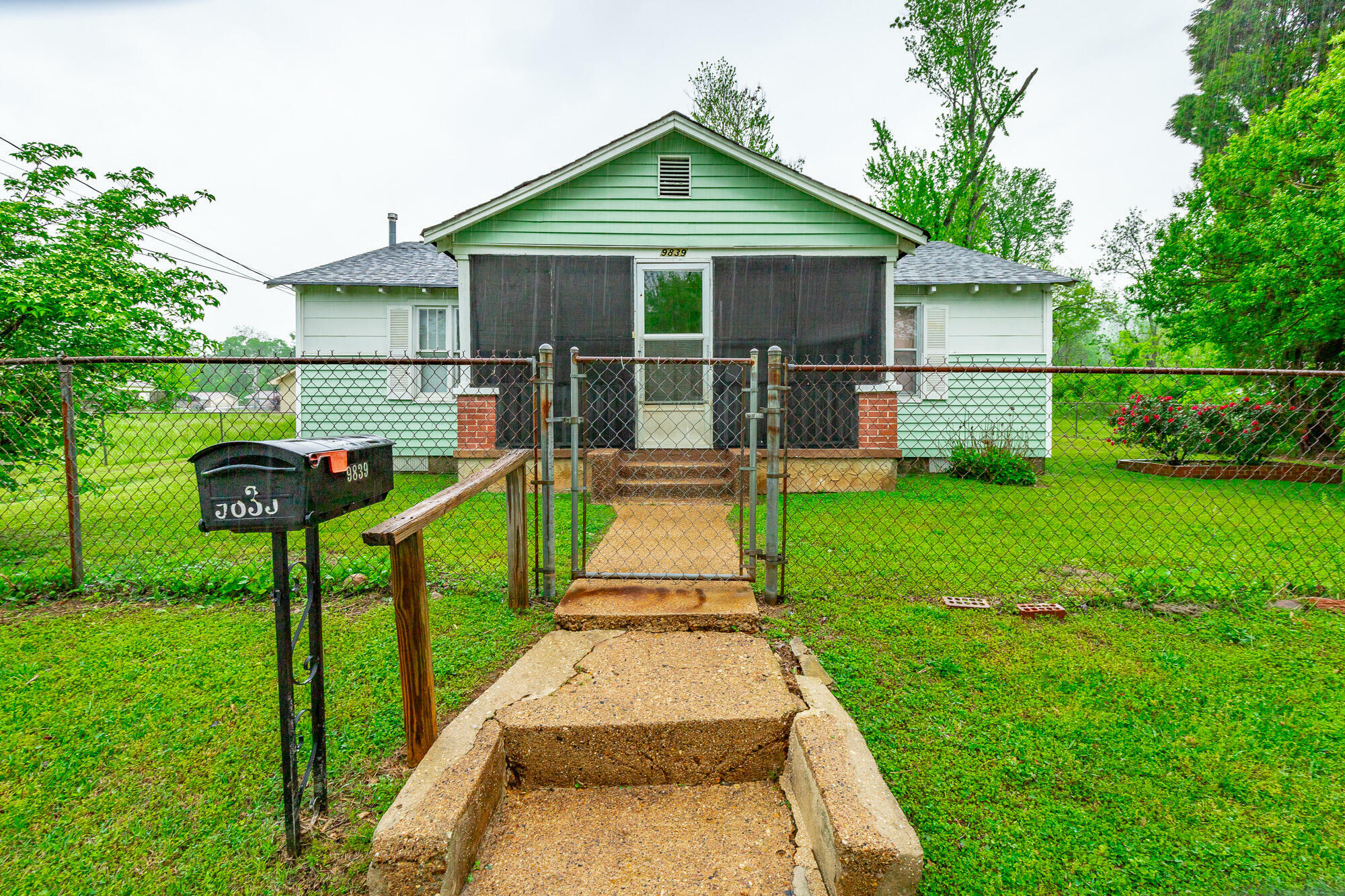 9839 Walnut Street  Soddy Daisy TN 37379 photo