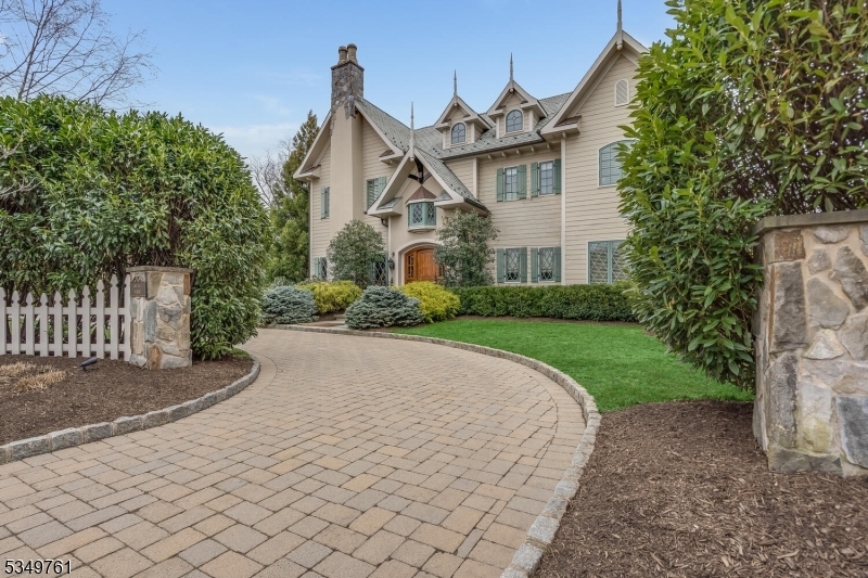 Property Photo:  80 Noe Ave  NJ 07940 