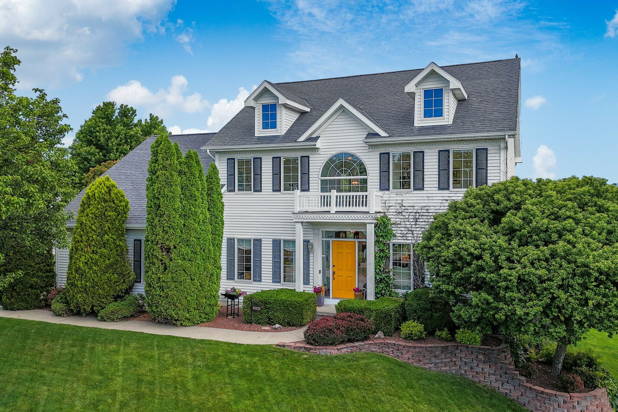 Property Photo: 8935 Lyndhurst Drive IA 50131