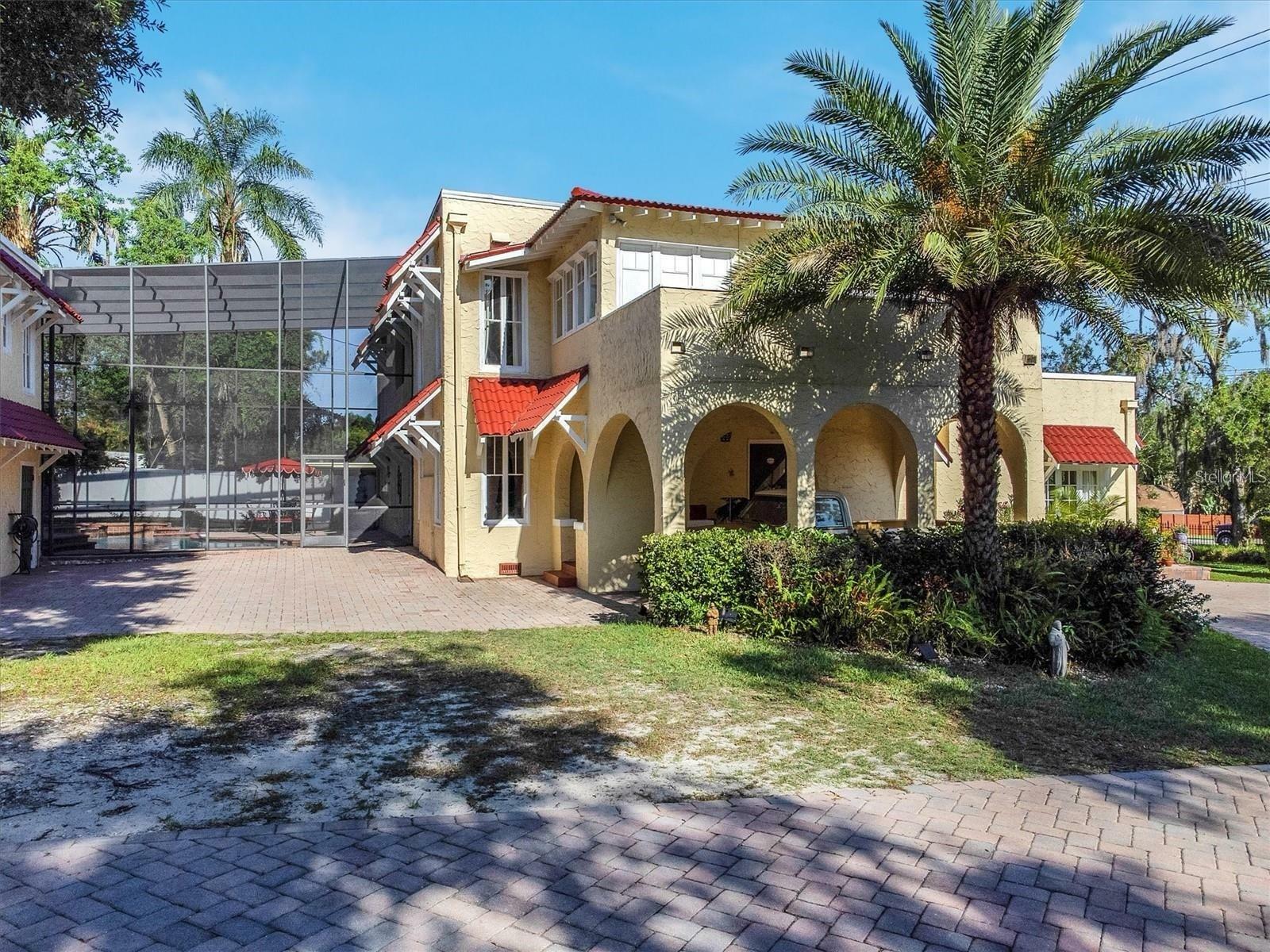 Property Photo: 845 E Edgewood Drive FL 33803