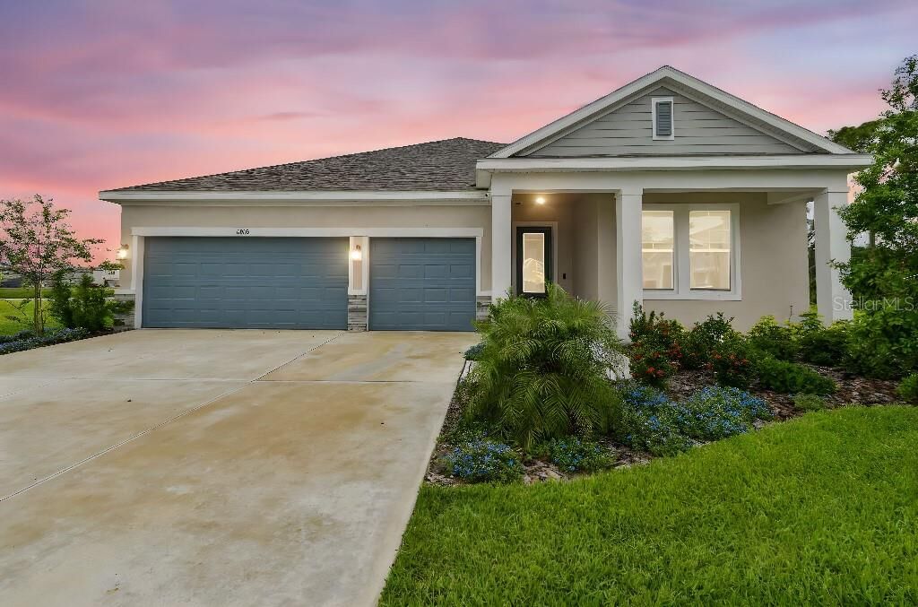 Property Photo:  8960 Windlass Cove  FL 34219 