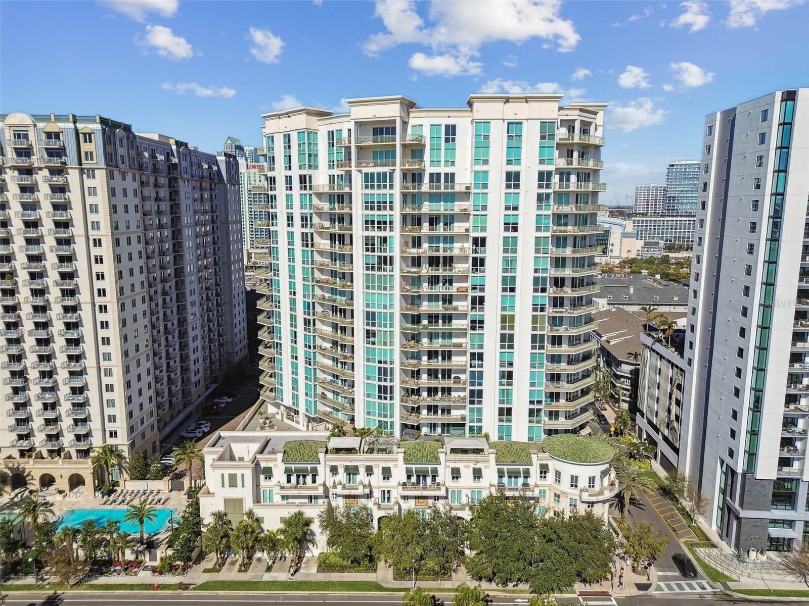 Property Photo: 450 Knights Run Avenue 414 FL 33602