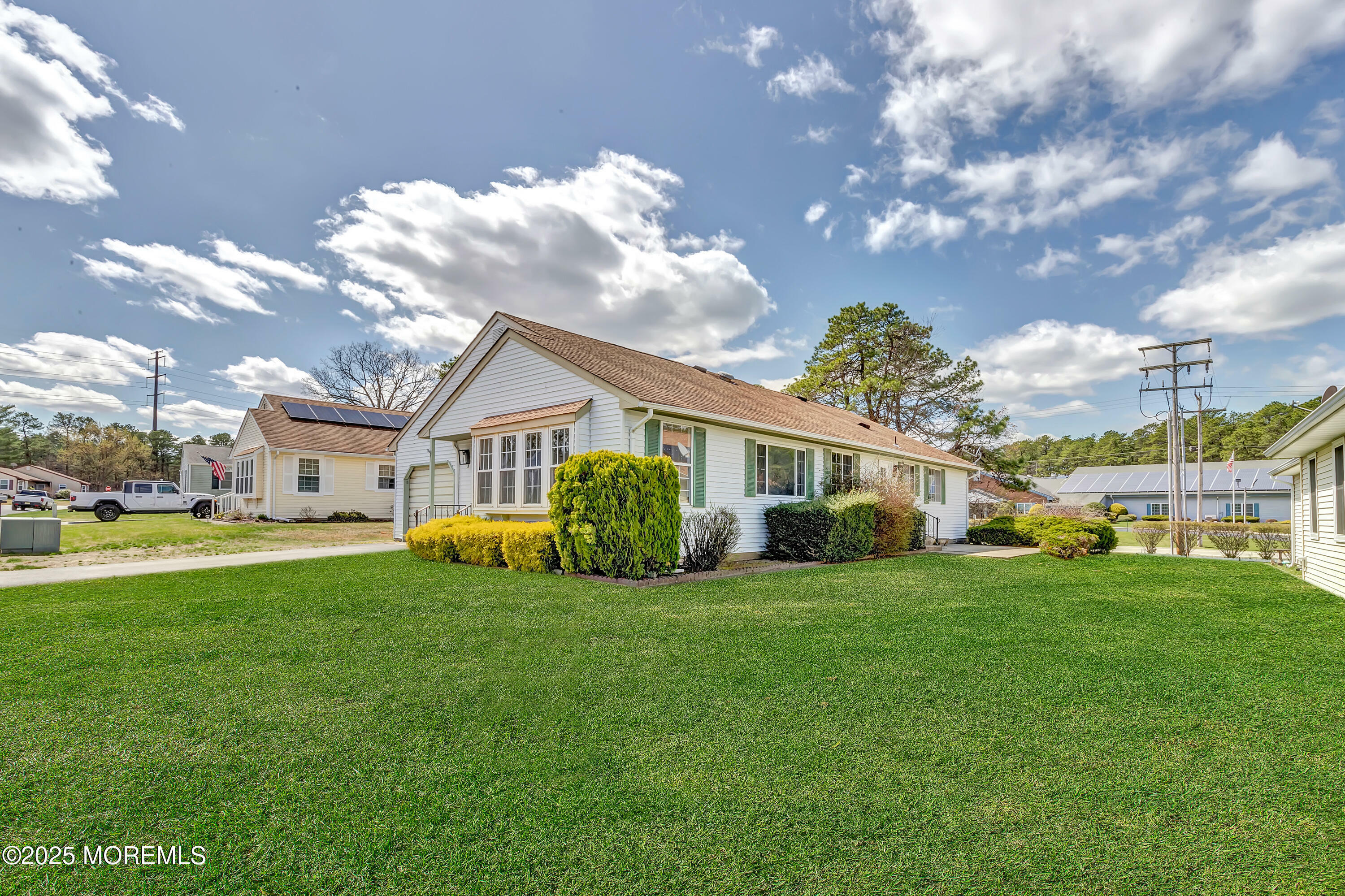 Property Photo:  8 Amherst Road  NJ 08759 