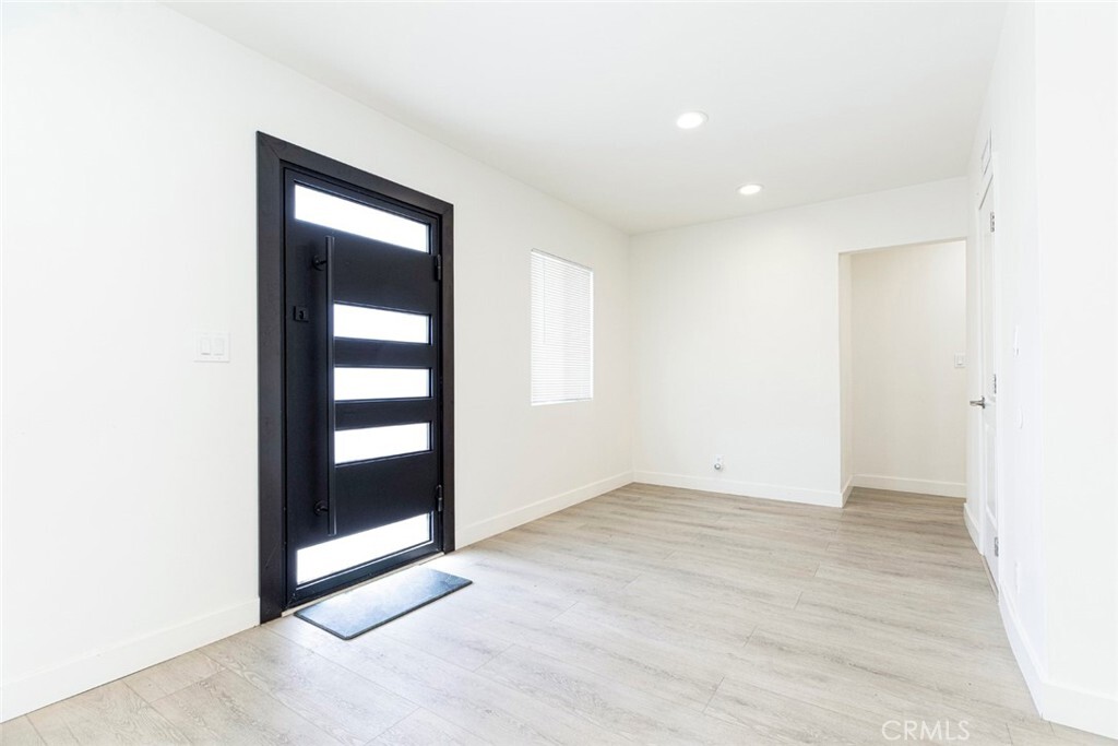 Property Photo: 14565 Runnymede Street CA 91405