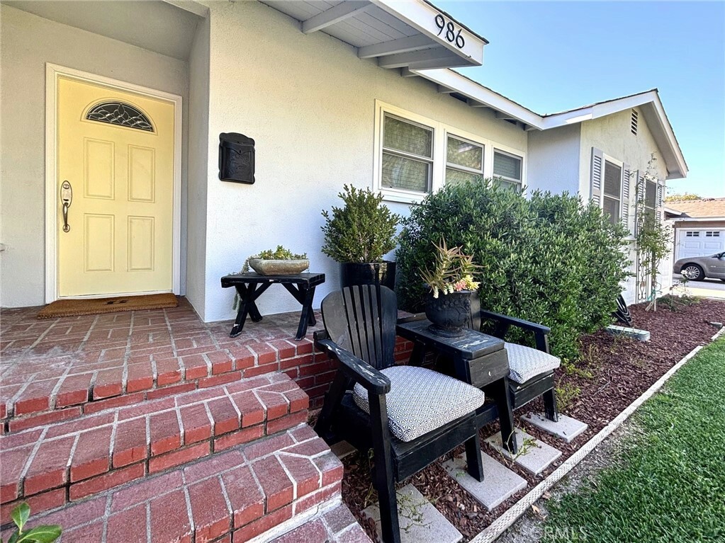 Property Photo: 986 N California Street CA 92867