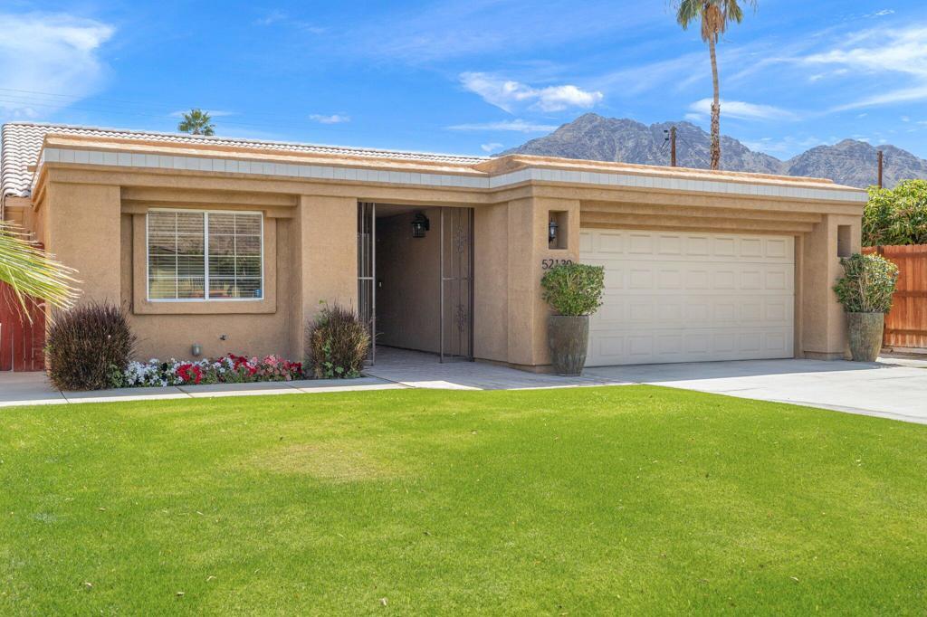 Property Photo: 52130 Avenida Martinez CA 92253