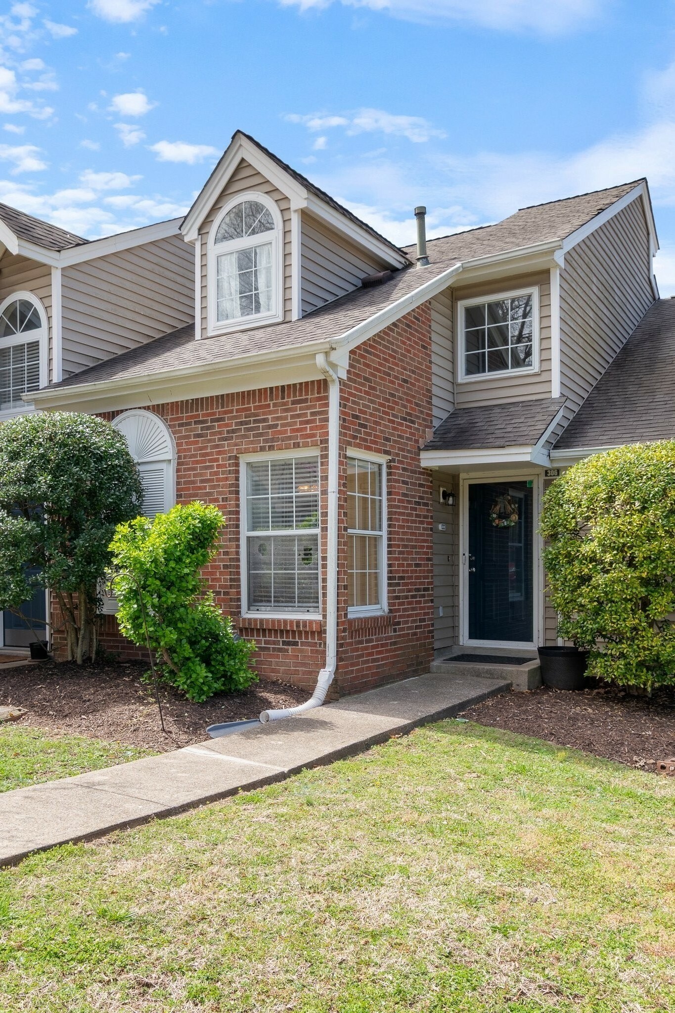 306 Yorkshire Cir  Nashville TN 37211 photo