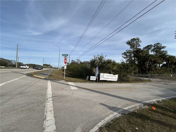 Property Photo:  2370 Cornerstone Drive  FL 34120
