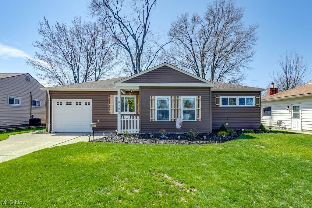 Property Photo: 9793 Manorford Drive OH 44130