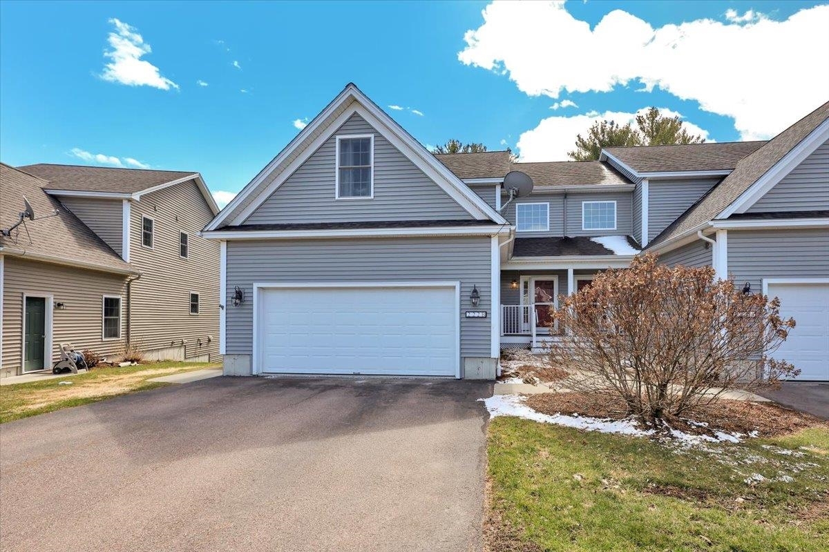 Property Photo: 222B Ledgewood Lane VT 05468