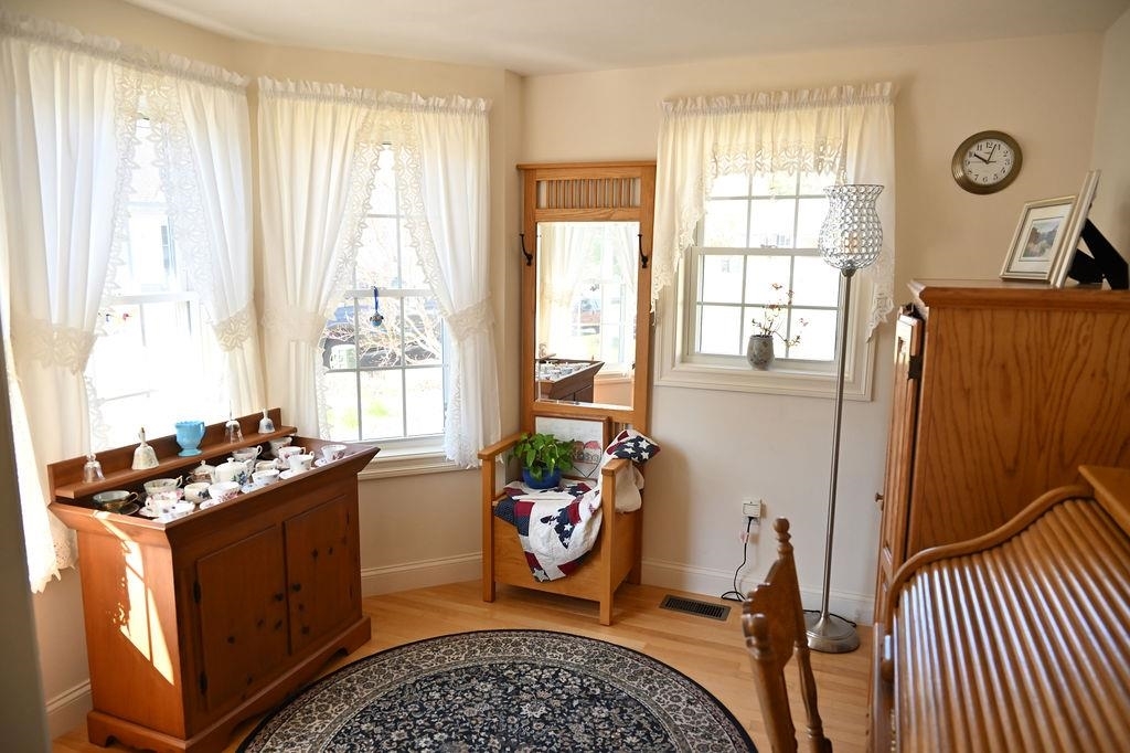 Property Photo: 1 Halsey Court NH 03052