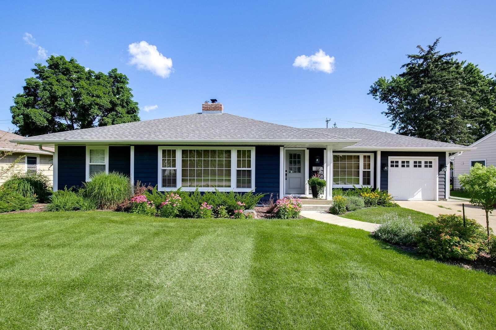 Property Photo:  1401 Preston Lane  MN 55343 