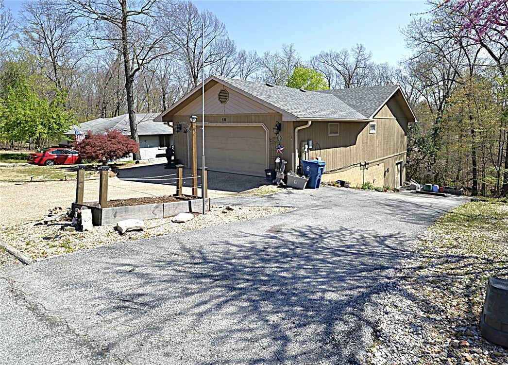 Property Photo: 10 Brentwood Drive AR 72715