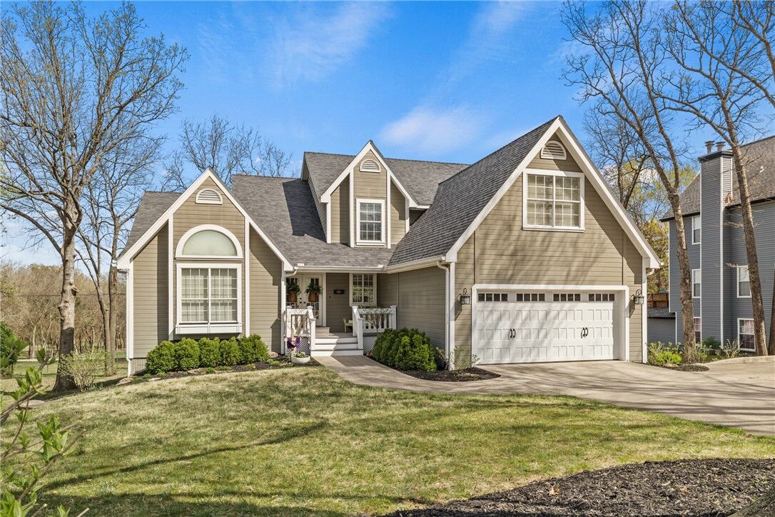 Property Photo: 2094 E Township Street AR 72703