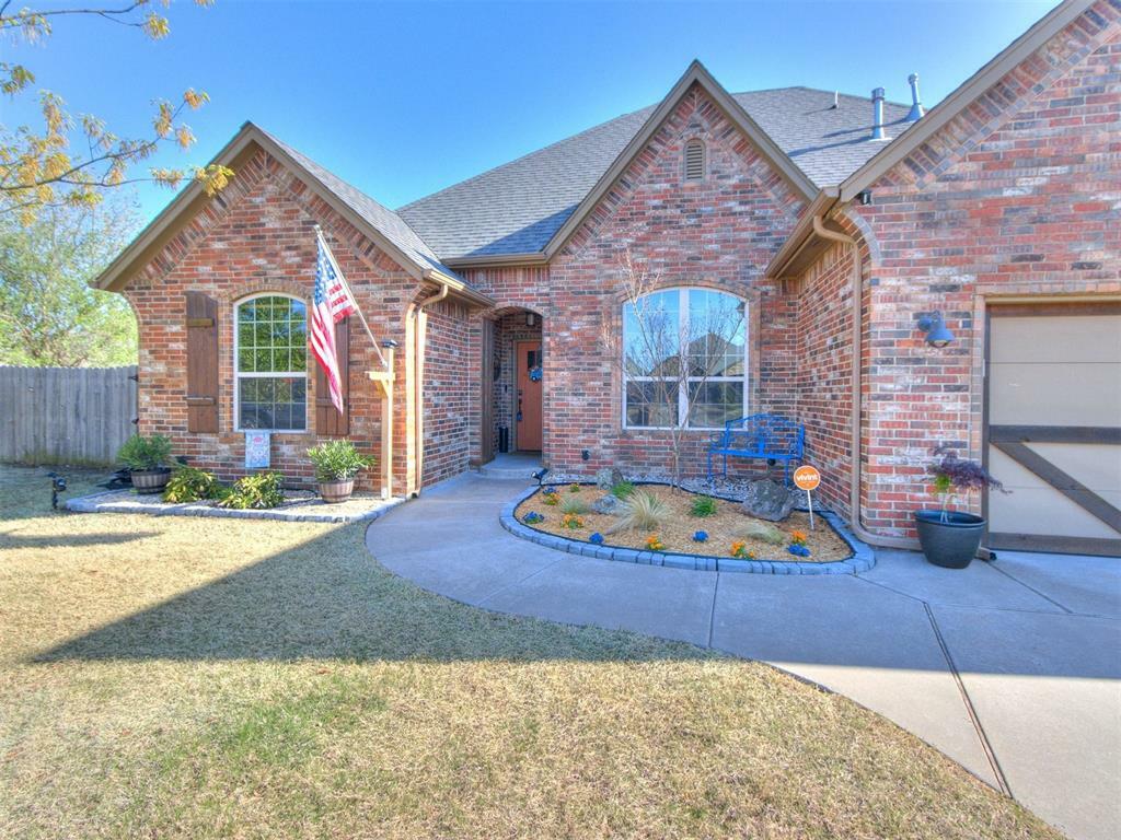 Property Photo: 304 SW 172nd Circle OK 73170