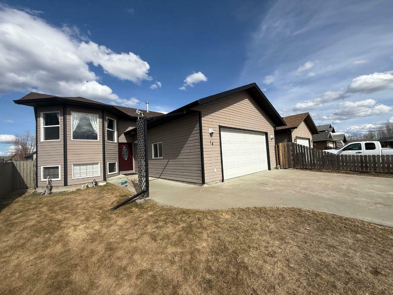 Property Photo: 14 Reeves Street AB T7S 0A8