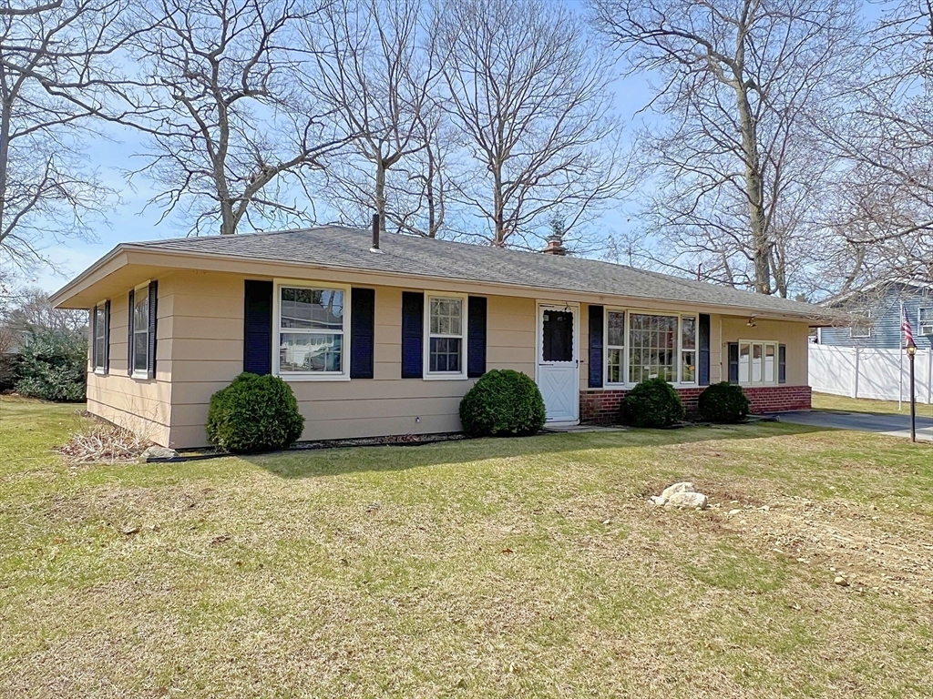 Property Photo:  129 Patricia Dr  MA 02019 
