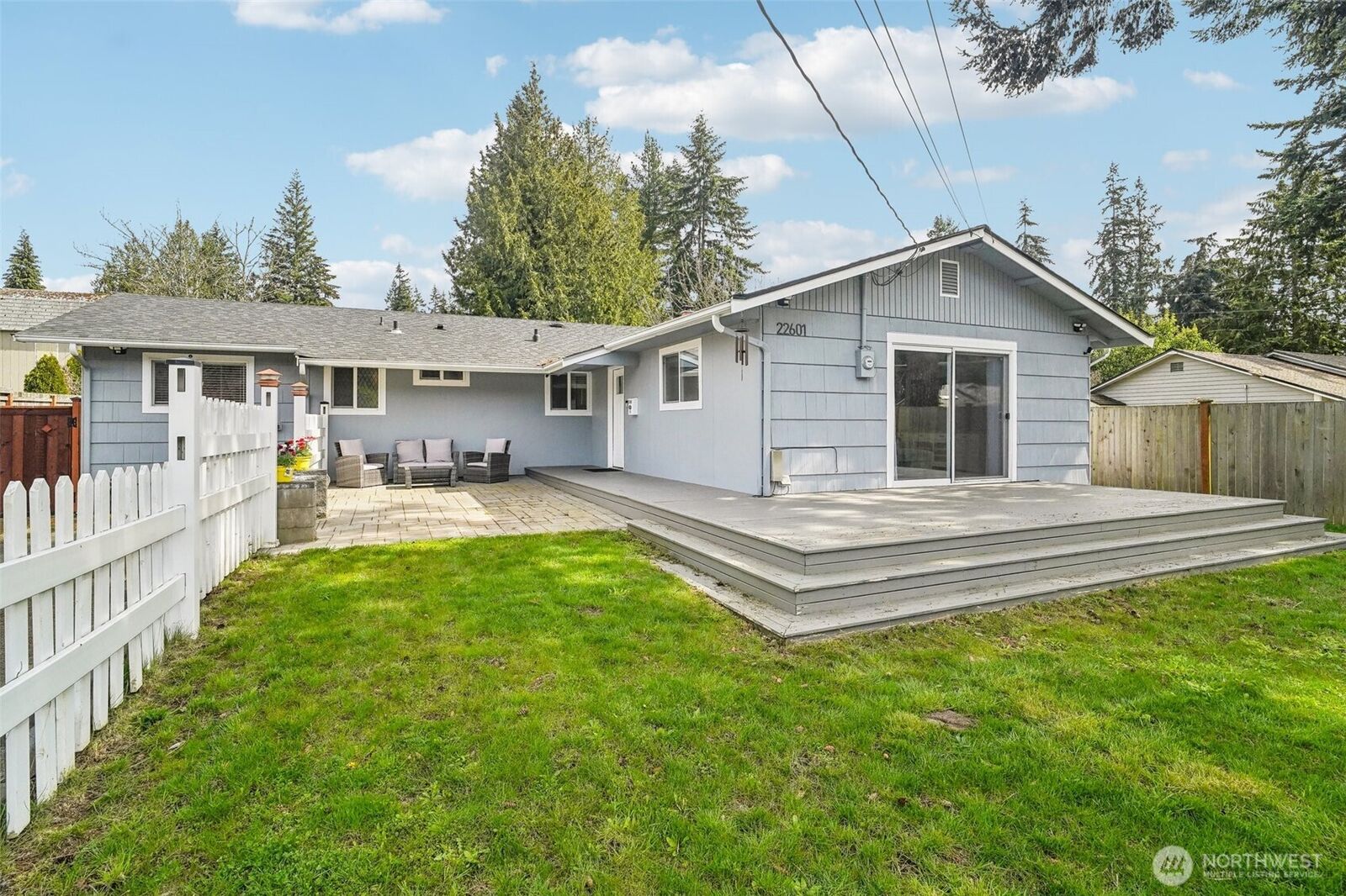 Property Photo:  22601  60th Avenue W  WA 98043 