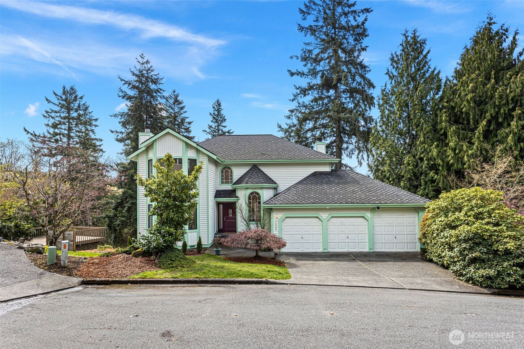 14305 SE 61st Street  Bellevue WA 98006 photo