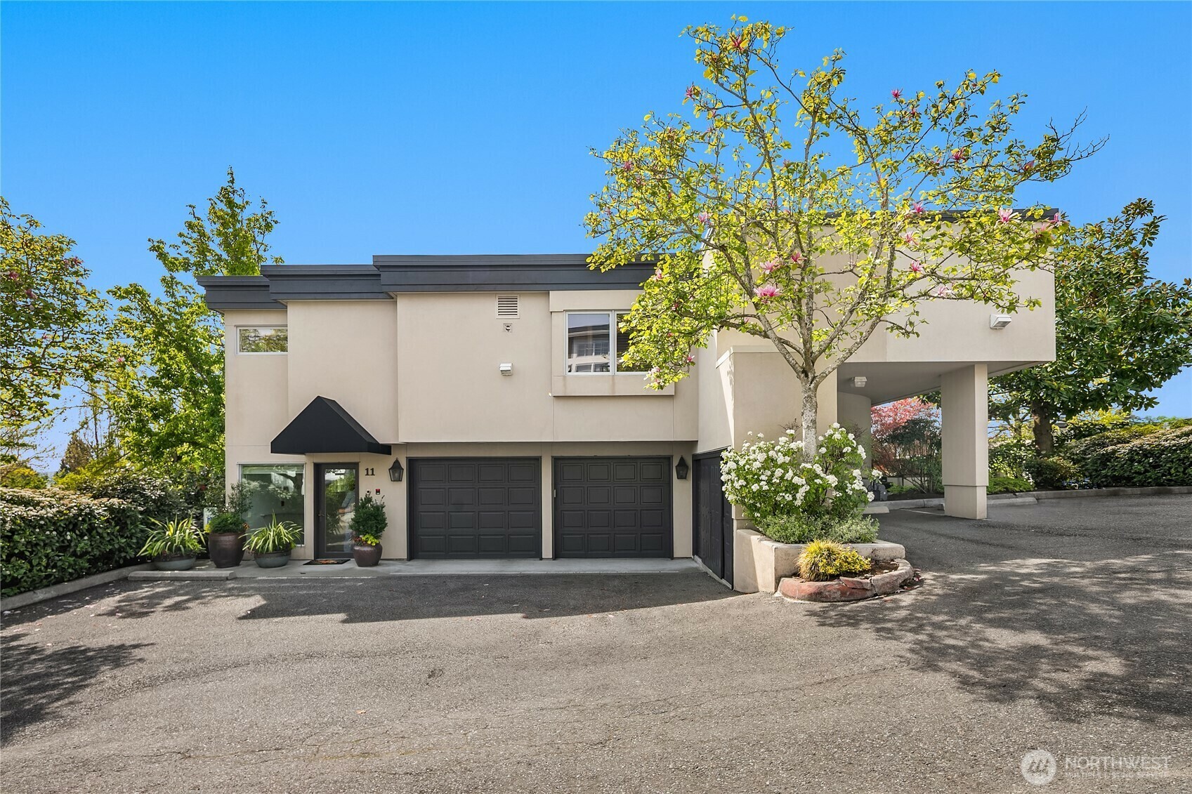 Property Photo: 7 10th Avenue WA 98033
