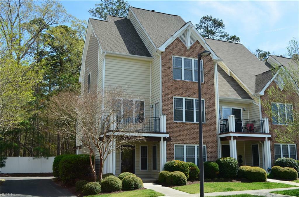 Property Photo: 991 Hollymeade Cir VA 23602