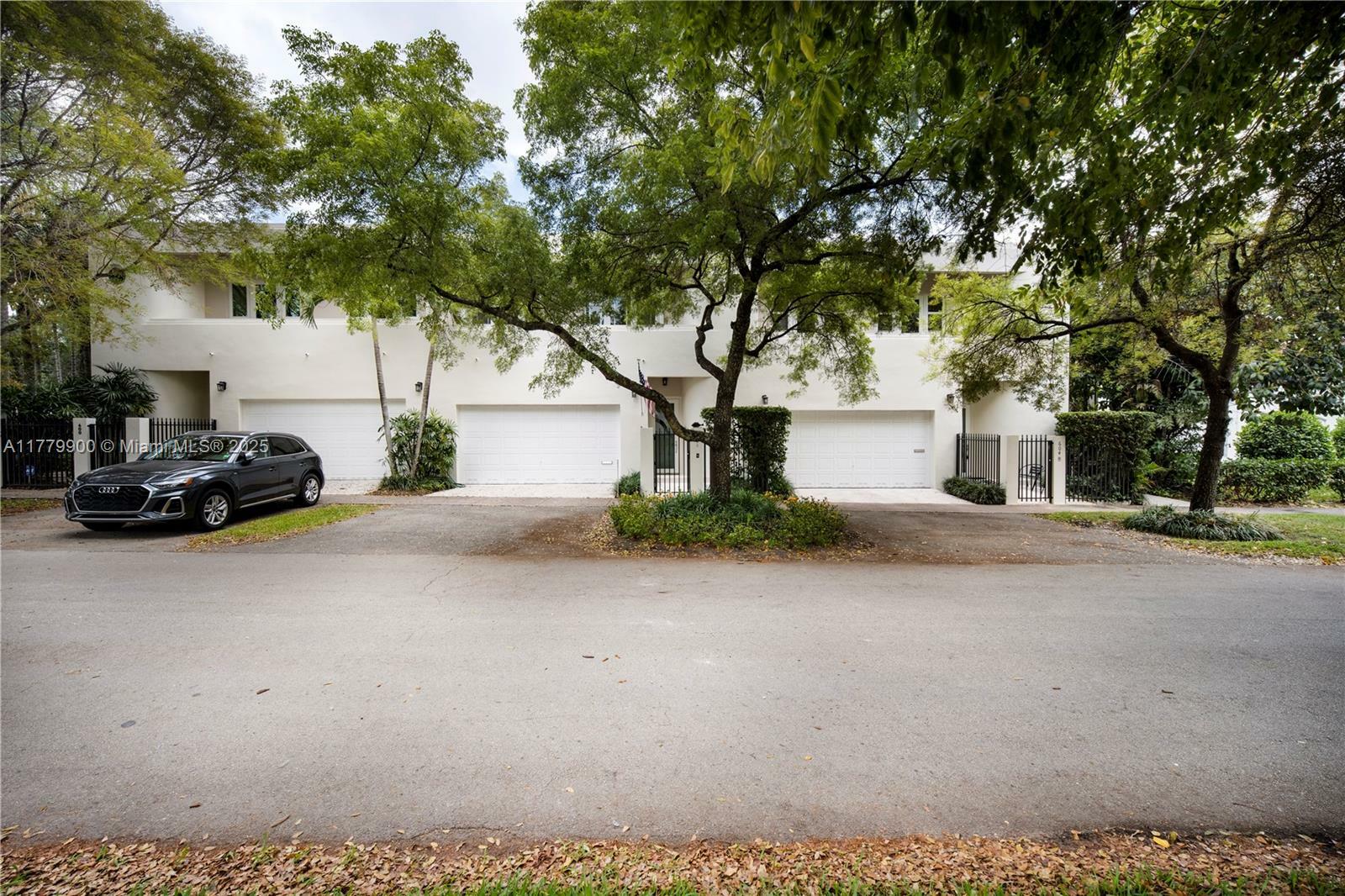Property Photo: 602 Malaga Ave B FL 33134