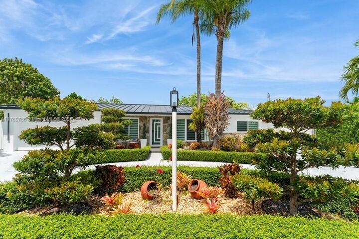 Property Photo: 12555 SW 31st St FL 33175