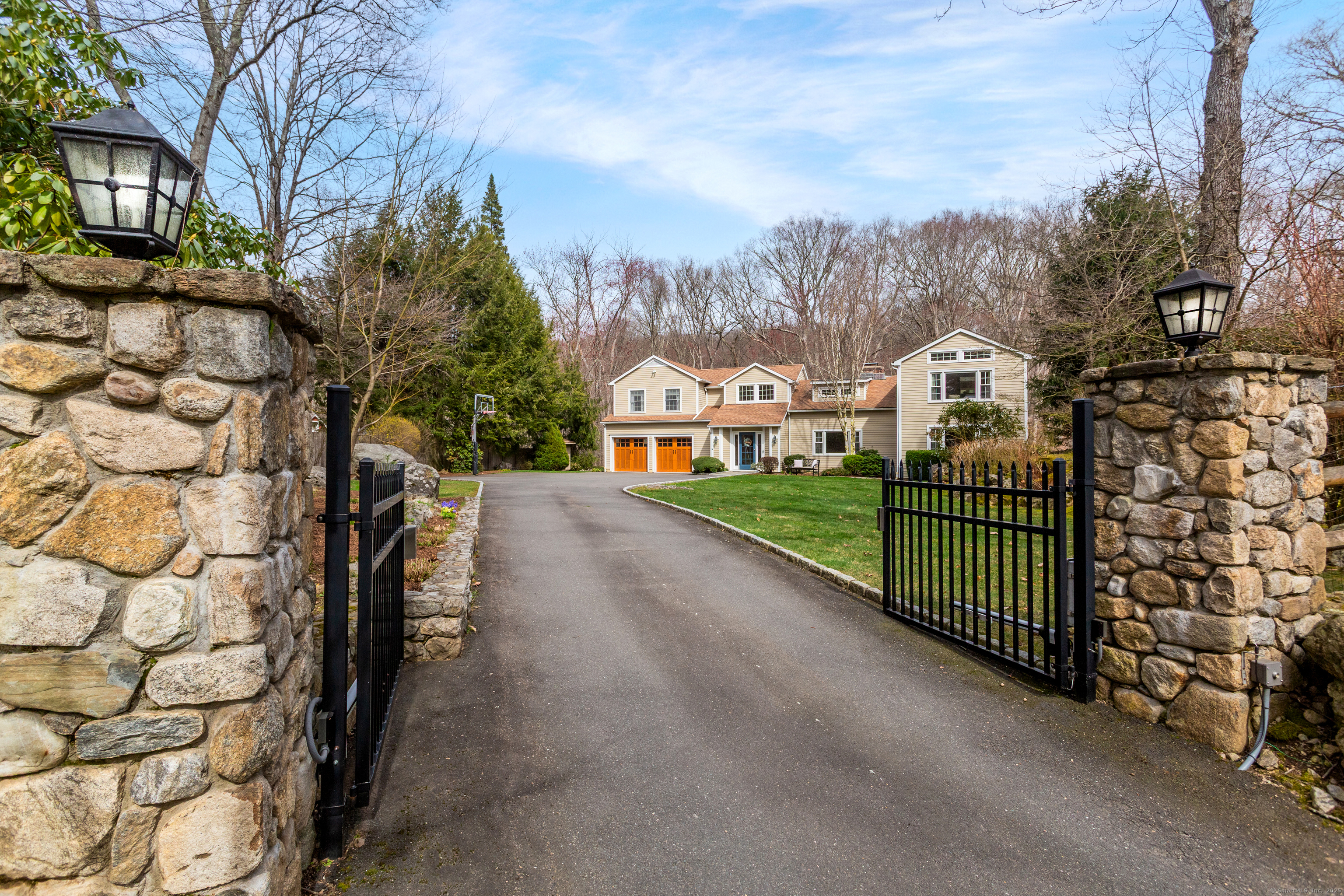 Property Photo: 255 Newtown Turnpike CT 06883
