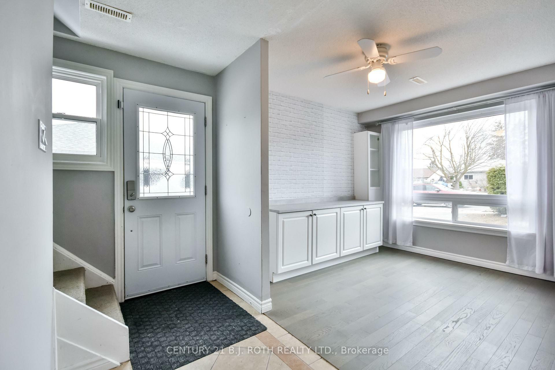 Property Photo: 247 Letitia Street ON L4N 4Y7