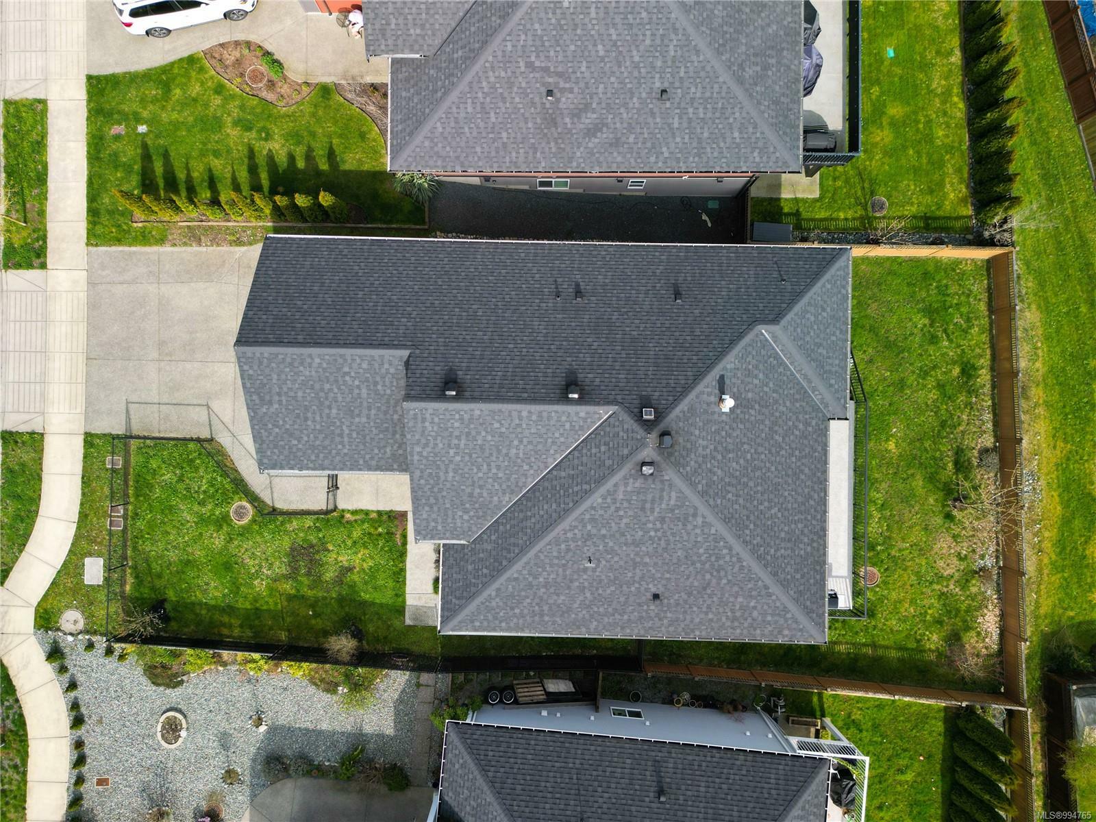 Property Photo: 1042 Shelby Ann Ave BC V9R 0H8